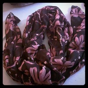 Ribbons and pearls scarf
